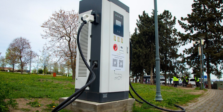 Şəmkir rayonunda elektromobillər üçün şarj stansiyası quraşdırılıb